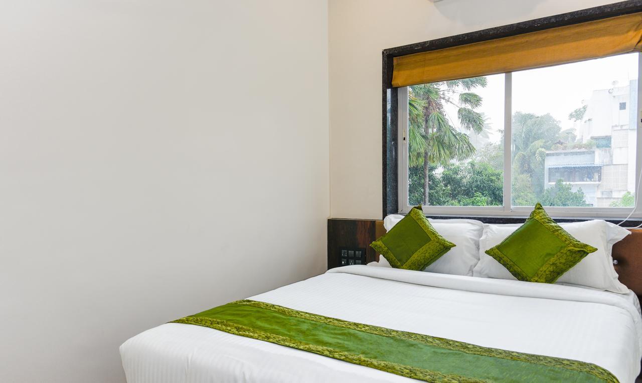 Treebo Malhaar Regency Hotel Chinchvad Екстериор снимка