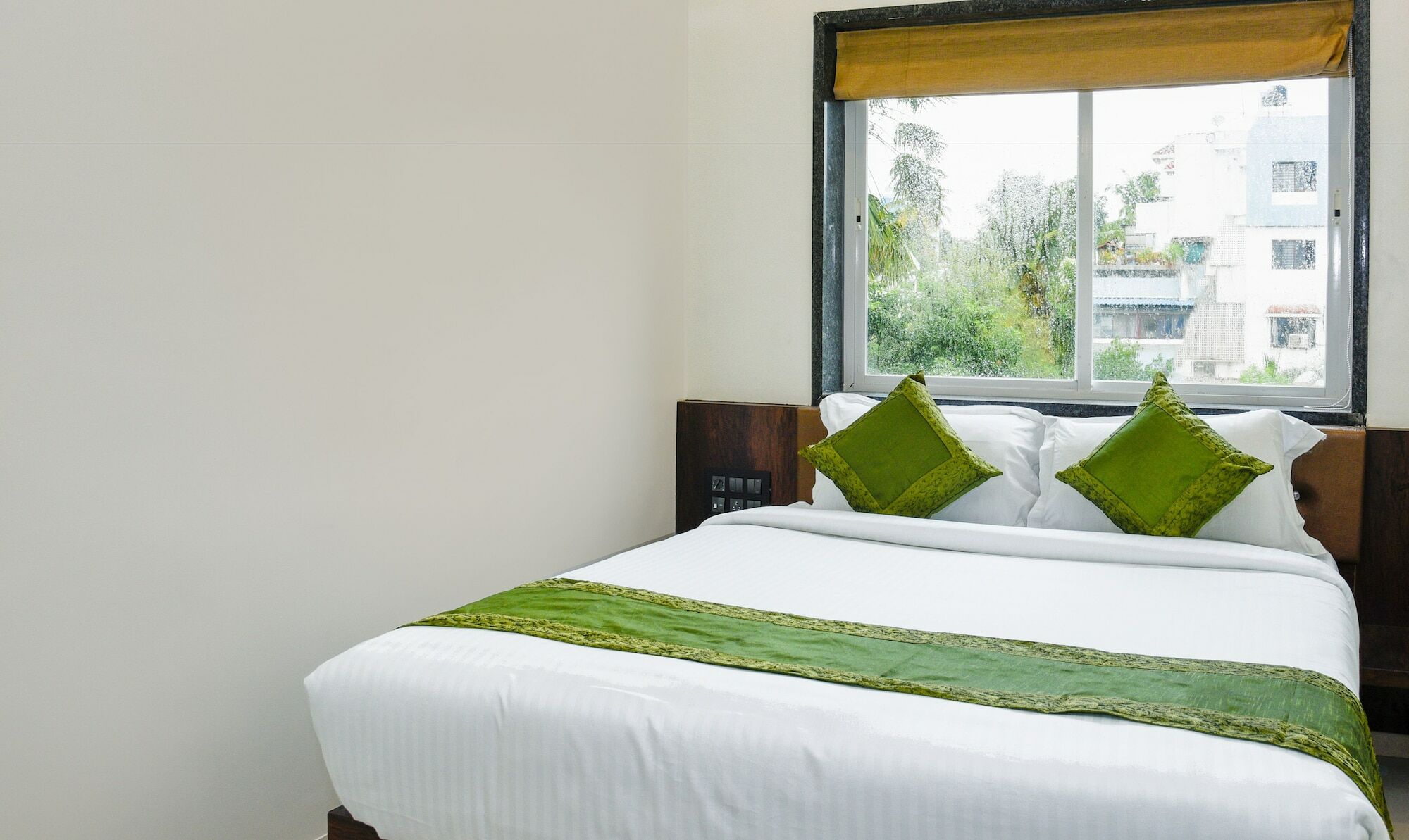 Treebo Malhaar Regency Hotel Chinchvad Екстериор снимка